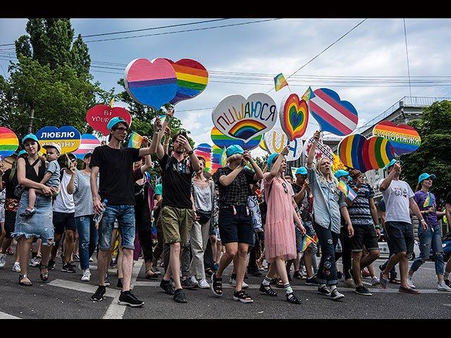 "Марш равенства" в Киеве: шествие активистов ЛГБТ-общины