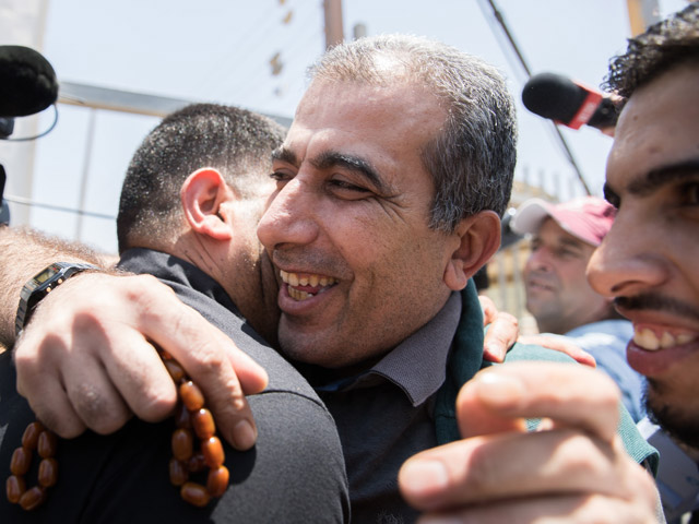 Махмуд Катусэ после освобождения из тюрьмы "Офер"