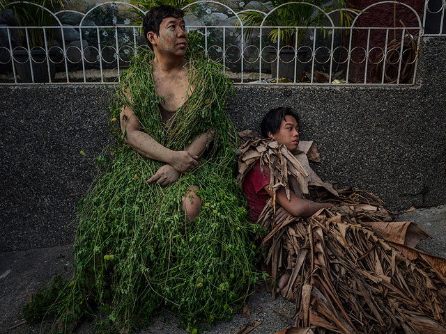 "Люди грязи": филиппинцы чествуют Иоанна Крестителя