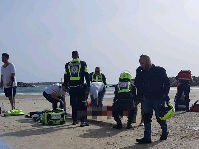 На одном из пляжей Тель-Авива едва не утонул 70-летний мужчина