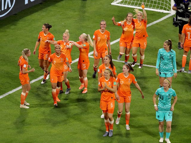 Гол бывшего хавбека "Челси" вывел голландок в финал чемпионата мира