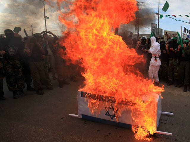 ХАМАС готовит новый "марш", отмеченный сожжением "сионистских флагов"