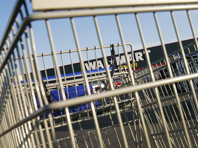 В торговом центре Walmart в городе Эль-Пасо 21-летний Патрик Крусиус открыл огонь по людям, убив не менее 20 из них и ранив 26 человек