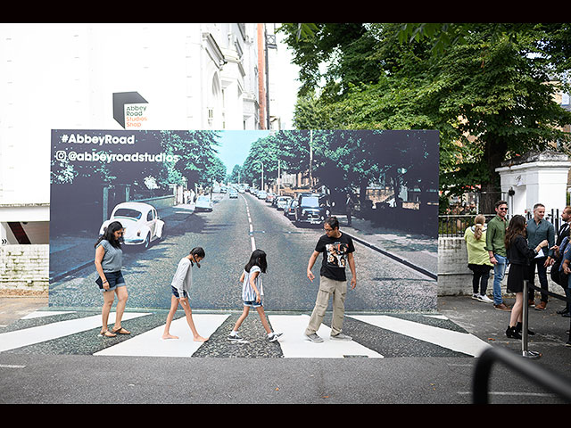 Полвека перехода Beatles через Abbey Road