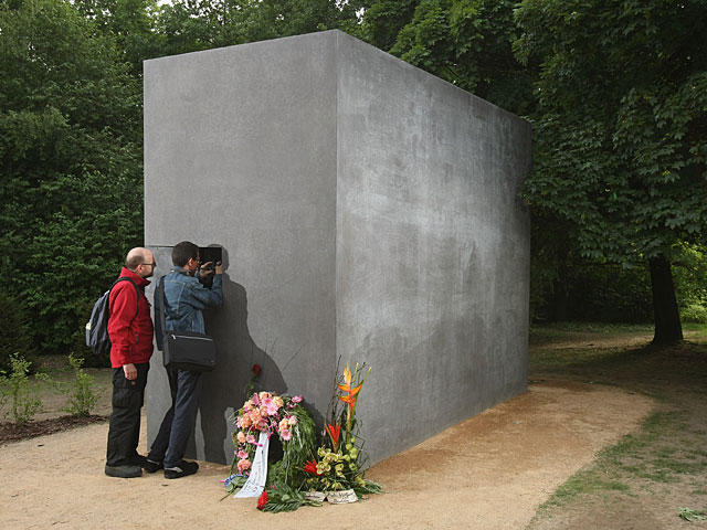 Мемориальный комплекс, посвященный гомосексуалистам, убитых гитлеровцами