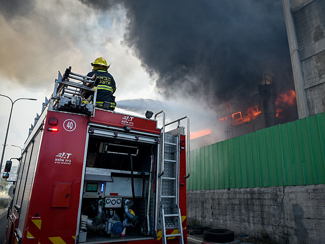 Предварительное расследование: к пожару в Хайфе привело "пиратское" сжигание мусора