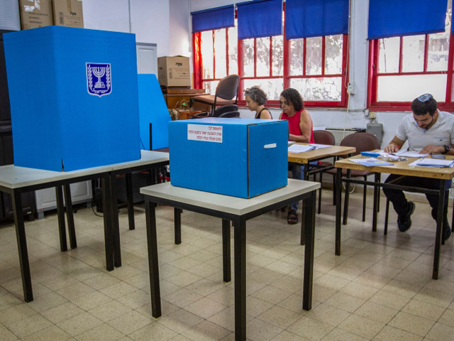 Данные после подсчета около 30% голосов: лидируют "Ликуд" и "Кахоль Лаван"