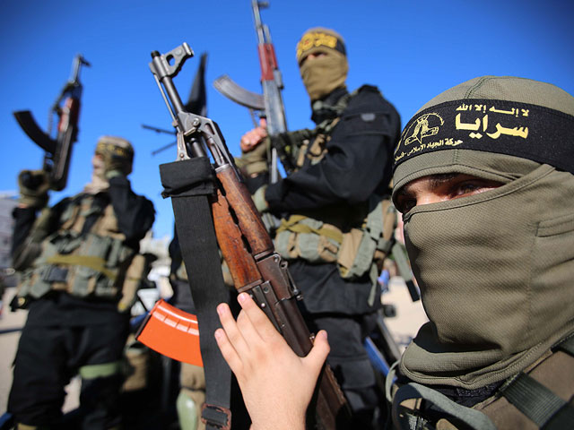 Боевики "Исламского джихада" провели военный парад в Газе