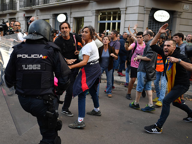 "Policia fascistas": волна беспорядков в Барселоне