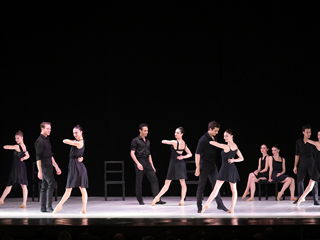 Balletto di Milano: танцующие шансонье и гипнотическое "Болеро"
