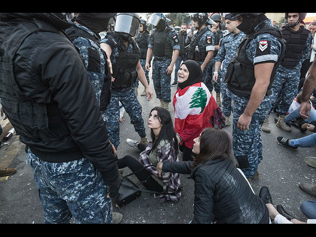 Акции протеста, поддержки и отчаяния в Ливане