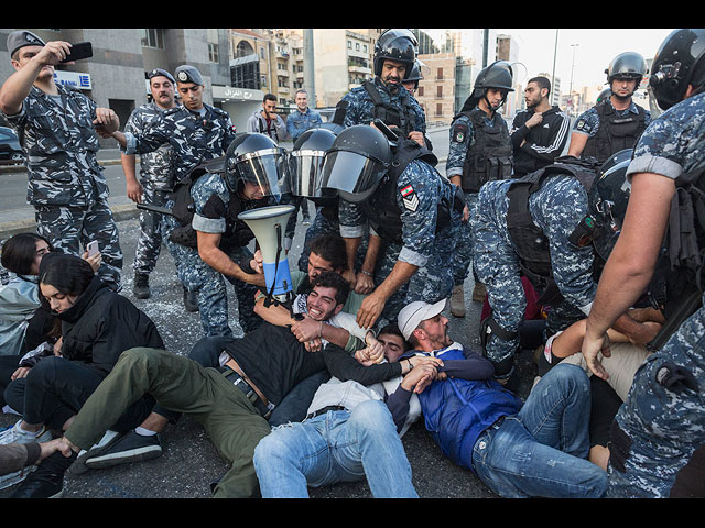 Акции протеста, поддержки и отчаяния в Ливане