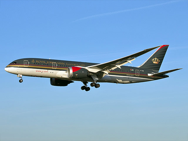 Лайнер Royal Jordanian Boeing 787-8