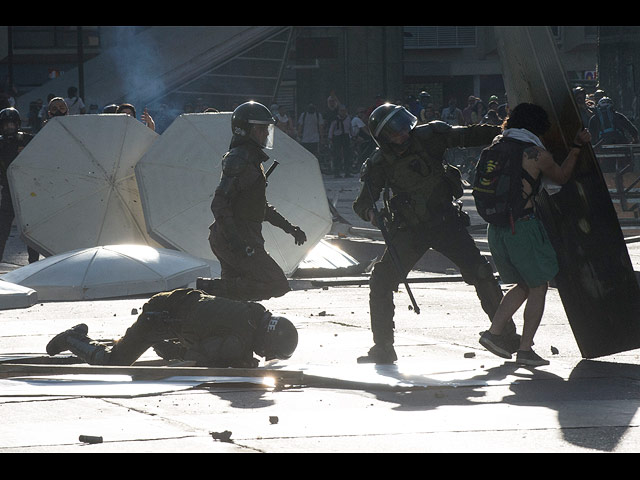 Массовые протесты в Чили: три недели хаоса. Фоторепортаж