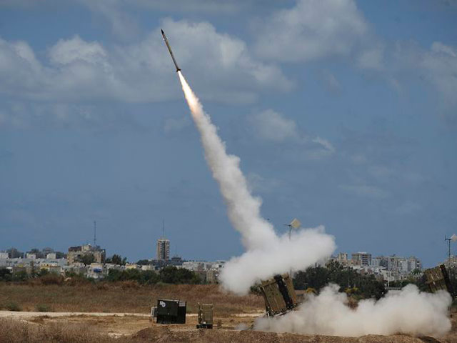 Обстрел юга Израиля, "Железный купол" сбил две ракеты