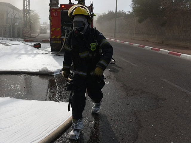 Проводятся работы по тушению лесного пожара в районе Вади Ара