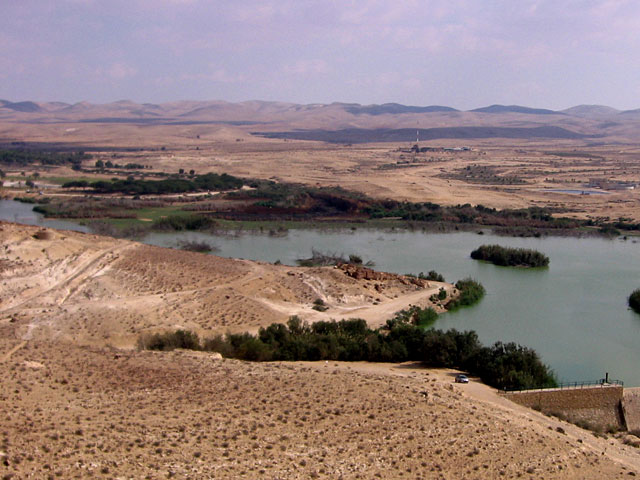 После первых зимних дождей в Рамат-Негев появилось новое озеро