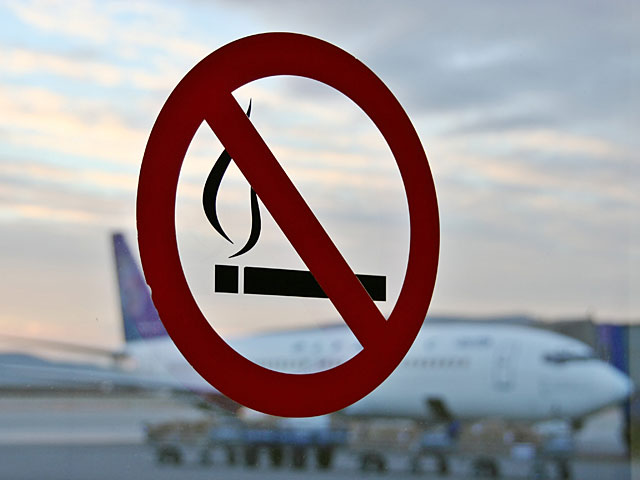Самолет "Эль-Аля", летевший в Берлин, сел в Афинах из-за курившего на борту пассажира