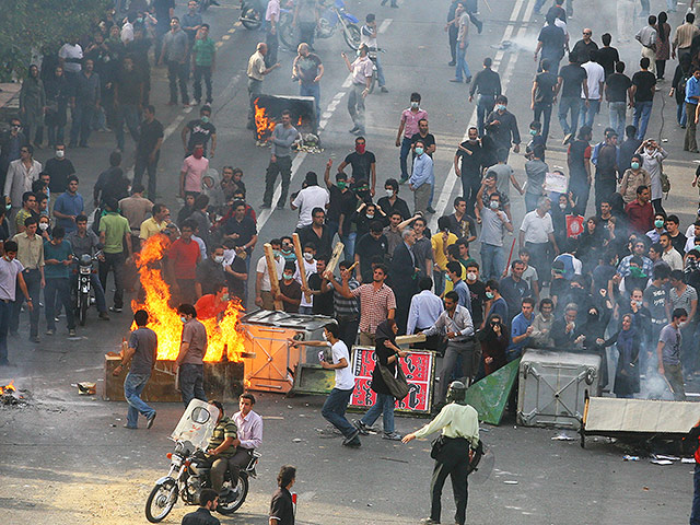 Беспорядки в Иране, оппозиция заявляет о 200 погибших