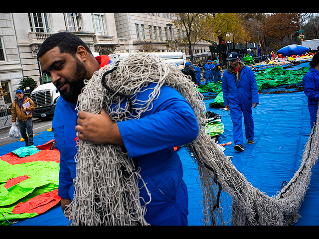 Подготовка к фантастическому Macy's Thanksgiving Day Parade в Нью-Йорке. Фоторепортаж