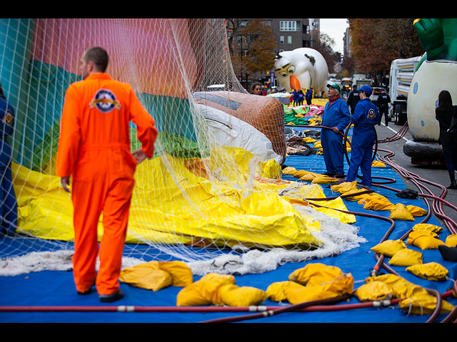 Подготовка к фантастическому Macy's Thanksgiving Day Parade в Нью-Йорке. Фоторепортаж