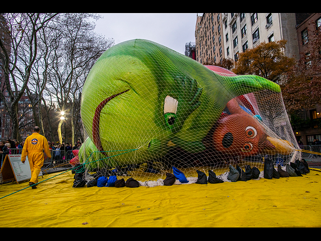 Подготовка к фантастическому Macy's Thanksgiving Day Parade в Нью-Йорке. Фоторепортаж