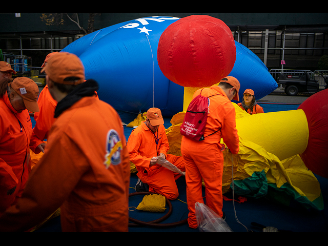 Подготовка к фантастическому Macy's Thanksgiving Day Parade в Нью-Йорке. Фоторепортаж