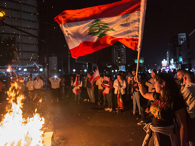 В Ливане совершил попытку самосожжения манифестант
