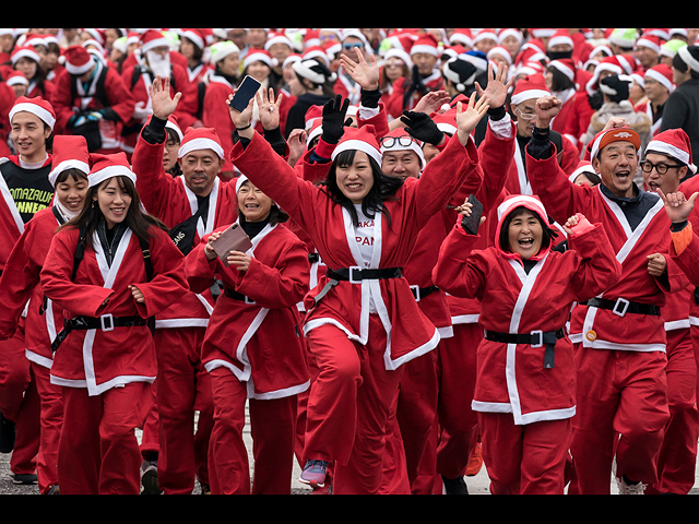 Вам не нужны квалификации, чтобы стать настоящим Santa. Фоторепортаж