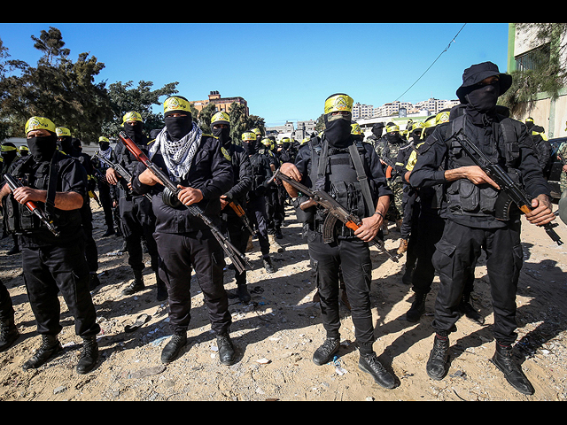 "Бригады мучеников Аль-Аксы" празднуют юбилей в Газе. Фоторепортаж