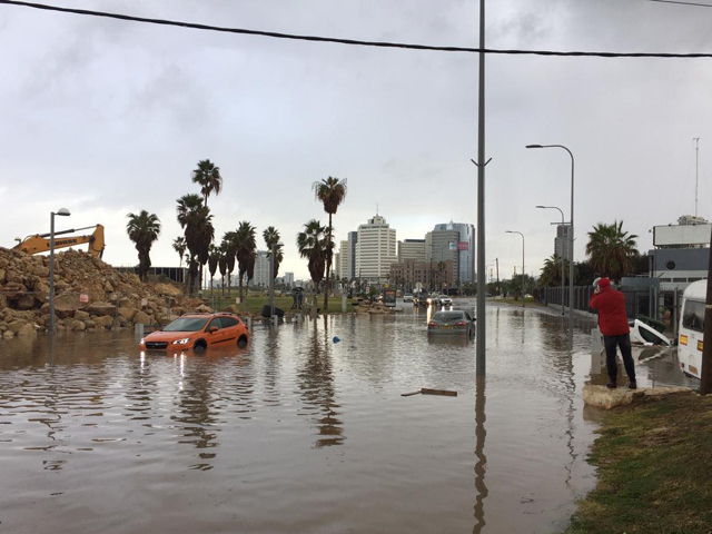 Потоп в Тель-Авиве и других городах Израиля. Фоторепортаж