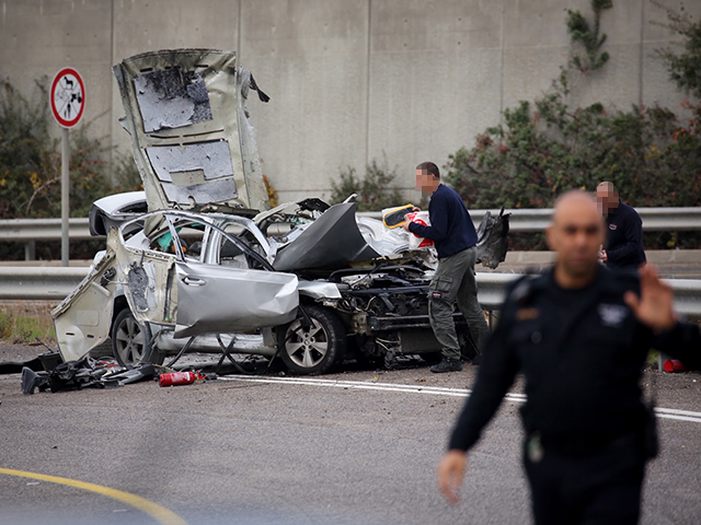 Около Ницаней-Оз взорвался автомобиль: погиб мужчина, двое раненых