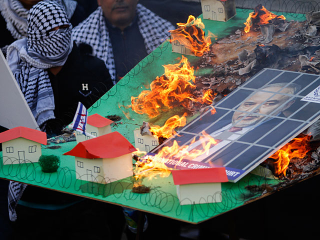Активисты ФАТХа сожгли портреты Нетаниягу, Ганца, Яалона, Либермана, Барака и Ольмерта