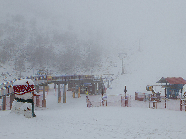 Горный курорт Хермон закрыт из-за снегопада