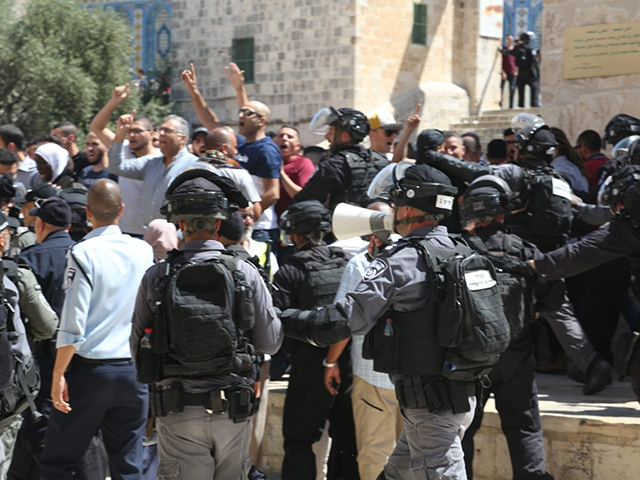 Беспорядки на Храмовой горе, полиция применила средства для разгона демонстраций