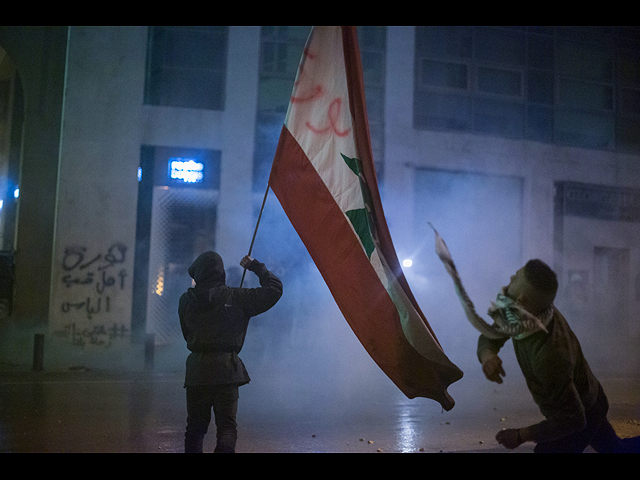"Неделя гнева" в Бейруте: столкновения продолжаются. Фоторепортаж