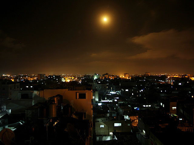 ЦАХАЛ нанес удар по позициям боевиков в Газе в ответ на ракетный обстрел