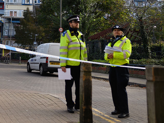 Теракт в Лондоне: под одеждой террориста обнаружен макет пояса смертника