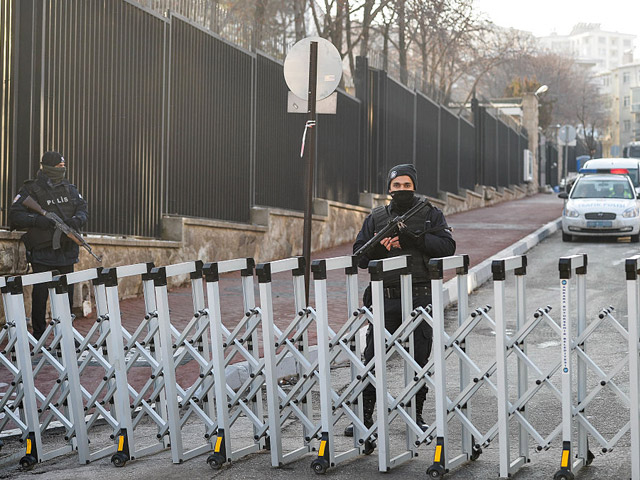 На фоне угроз послу РФ в российской дипмиссии в Анкаре усилены меры безопасности