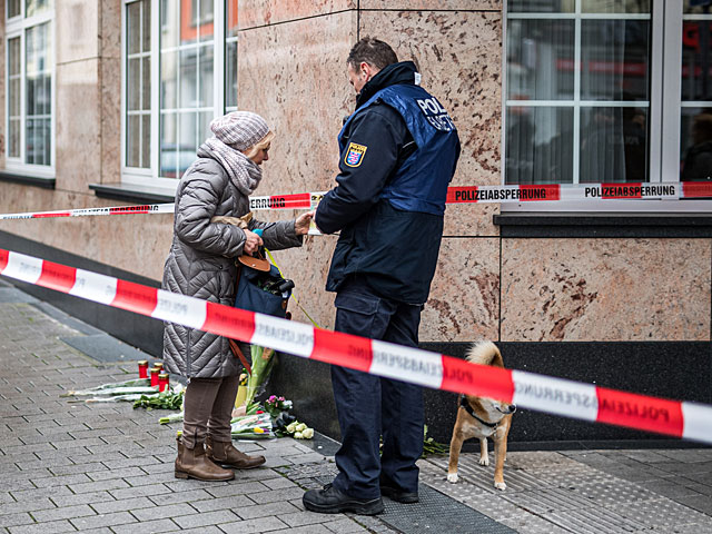 Массовое убийство в Германии: экстремист застрелил мать и еще девять человек