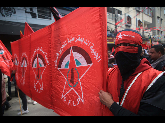 Военный парад "демократов" в Газе. Фоторепортаж