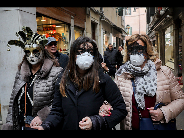 "Карнавал коронавируса" в Венеции глазами израильского фотожурналиста