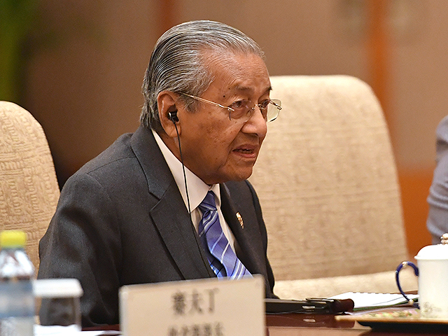 94-летний Махатир Мухаммад подал в отставку с поста премьер-министра  Малайзии