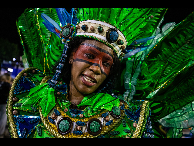 Кошки, байкеры и спартанцы: в Рио продолжается карнавал. Фоторепортаж