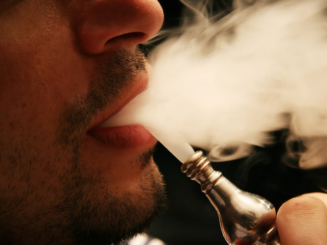 Катар и Кувейт ввели запреты на курение кальяна из-за коронавируса