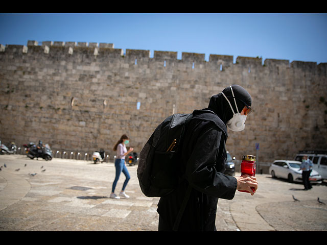 Освящение Благодатного огня в Иерусалиме "эпохи карантина". Фоторепортаж