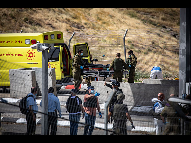 Теракт около Маале-Адумим: ранен пограничник, нападавший убит. Фоторепортаж