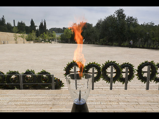 Израиль отмечает День памяти жертв Катастрофы и героизма евреев. Фоторепортаж