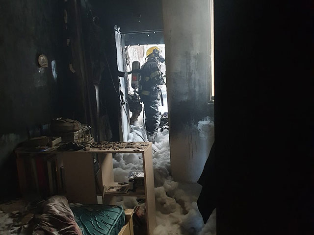 В результате пожара в Сдероте пострадали три человека