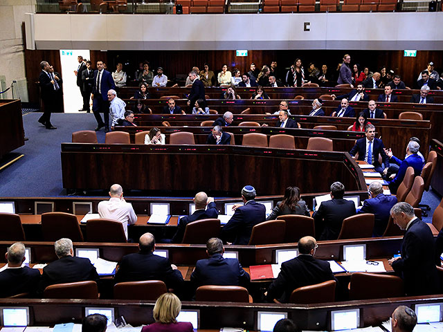 Оппозиция подает тысячи поправок к законопроекту о ротации
